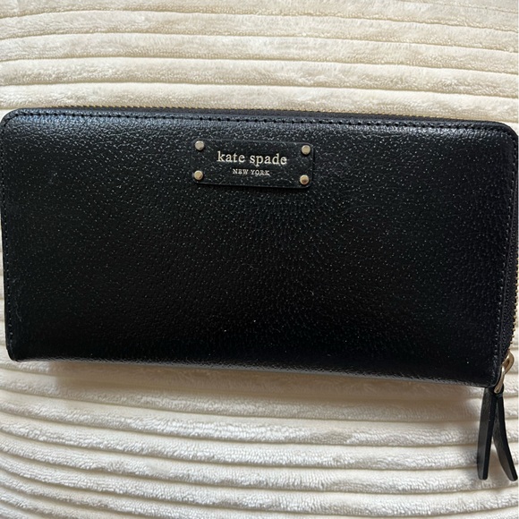 Kate Spade Black Zip-Around Wallet - Picture 1 of 5
